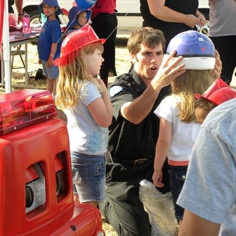 Freddy Fire Engine with Kids 1