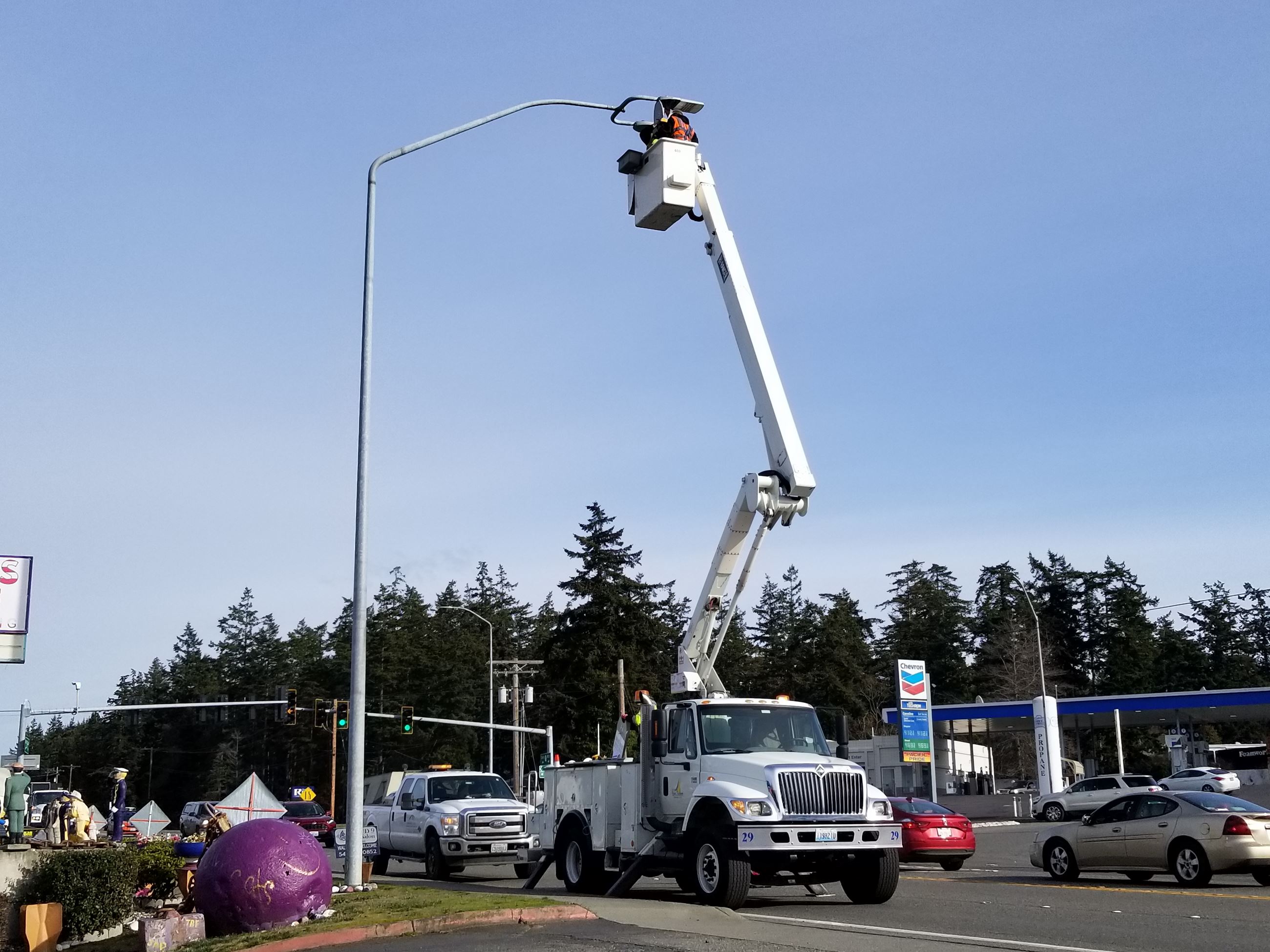 Vendor Replacing Lights on SR20
